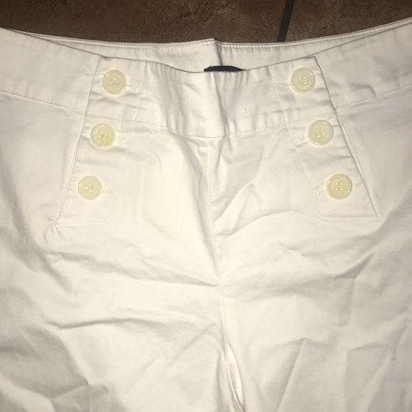 Women’s NY&Co Nautical Stretch Capris - Picture 3 of 5